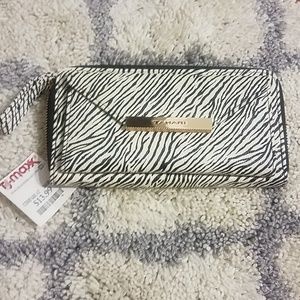 New with tags Tahari wallet